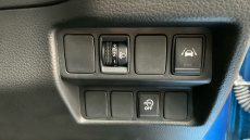 Nissan Qashqai 1.3 DiG-T N-Connecta 5dr [Glass Roof Pack] Petrol Hatchback